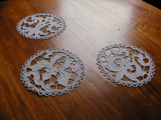 Lovely set of 3 doilies with Richelieu embroidery