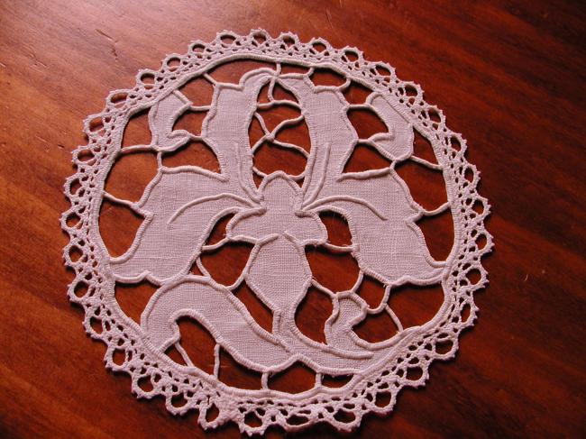 Lovely set of 3 doilies with Richelieu embroidery