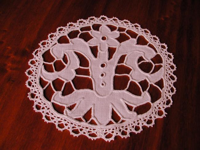 Lovely set of 3 doilies with Richelieu embroidery