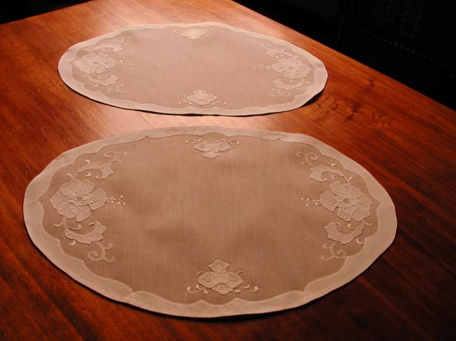 2 lovely table mats in organdi with appliqués of embroidery