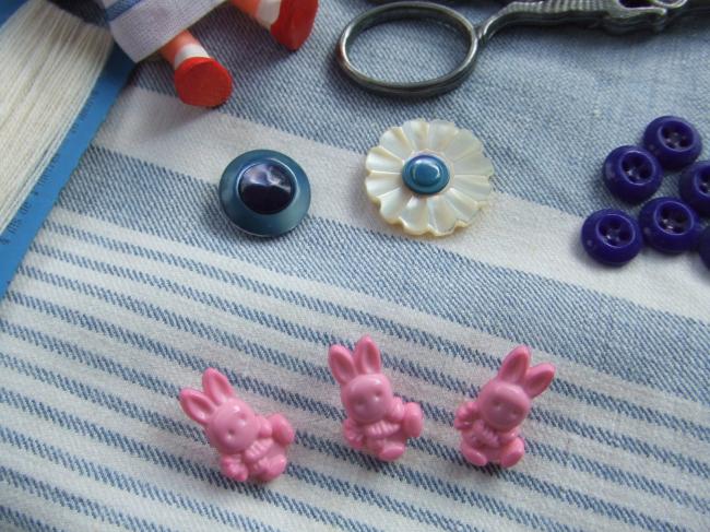 Adorable bouton en forme de lapin, couleur rose