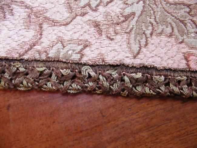 So sweet woven tapestery with metallic lace