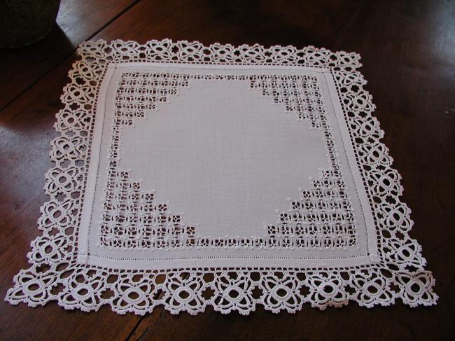 Wonderful doily with drawn thread works and irish guipure lace 1900