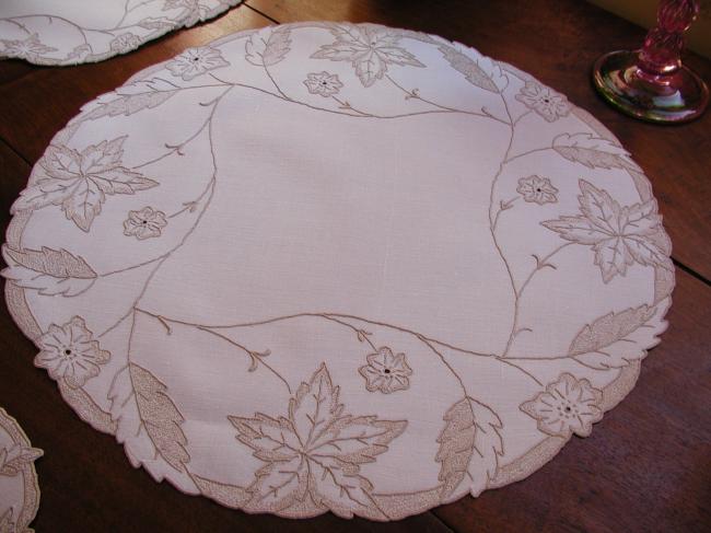 Wonderful set of 17 embroidered Madeira mat 1930