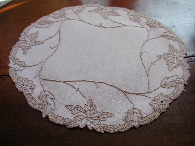 Wonderful set of 17 embroidered Madeira mat 1930