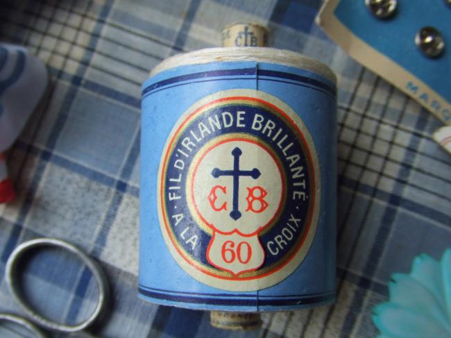 Bobine de fil d'Irlande brillanté,A la Croix de Cartier-Bresson, 25gr 1948 N°60