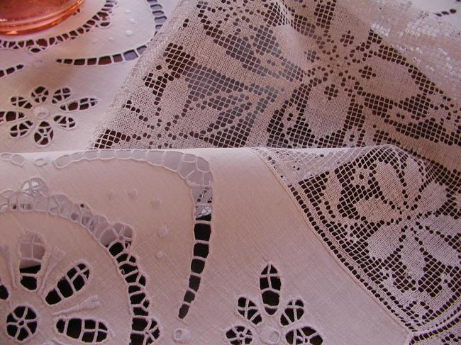 Stunning tablecloth with fine filet lace and Richelieu embroidery