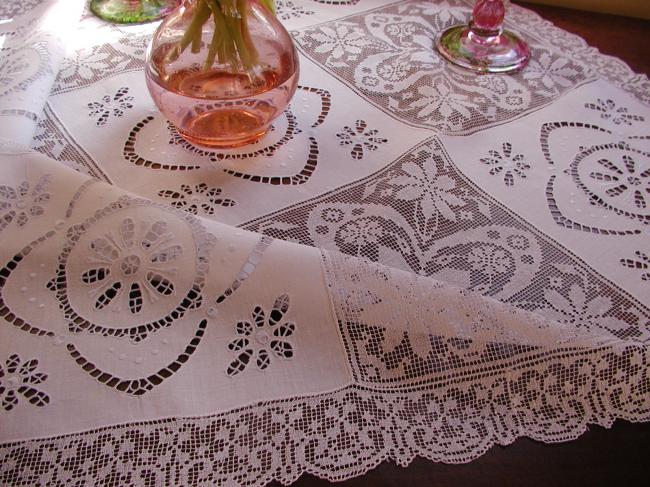 Stunning tablecloth with fine filet lace and Richelieu embroidery