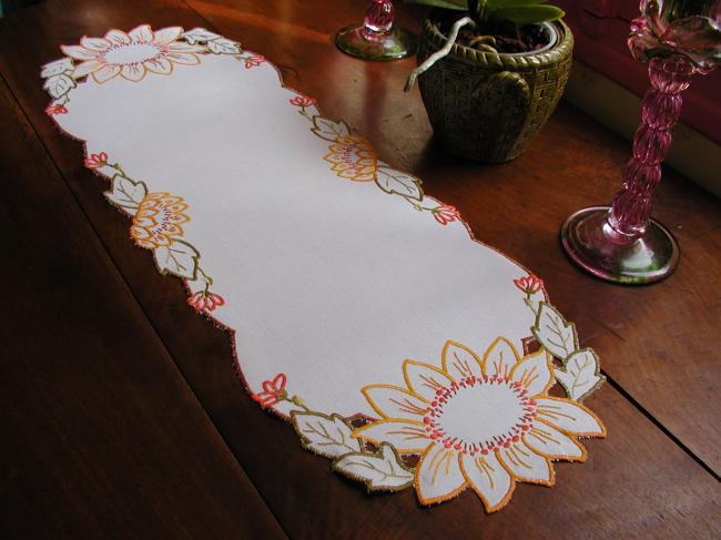 Adorable table runner with Sunflowers