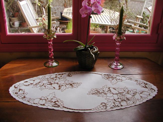 Exceptional  Madeira oval  large table centre with gorgeous embroidered fruits