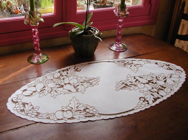 Exceptional  Madeira oval  large table centre with gorgeous embroidered fruits