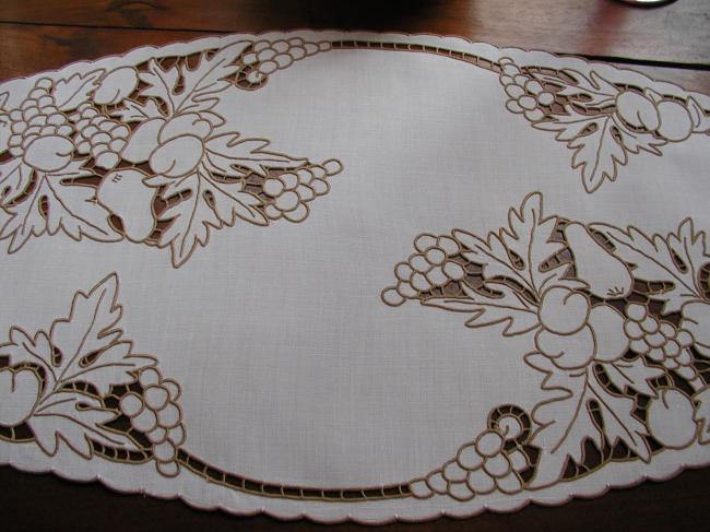 Exceptional  Madeira oval  large table centre with gorgeous embroidered fruits