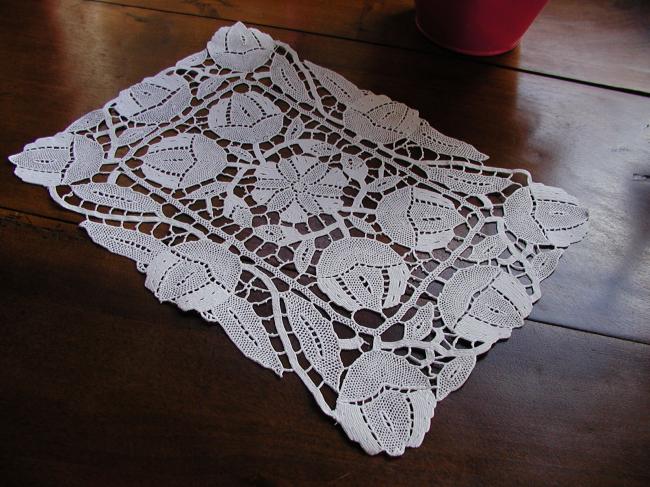 Stunning traycloth with hand made Venezia lace 1900