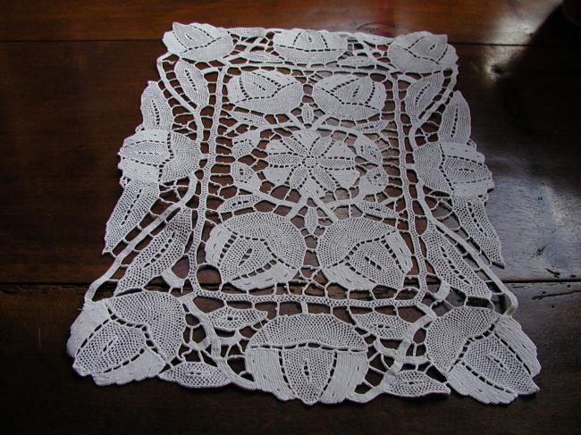 Stunning traycloth with hand made Venezia lace 1900