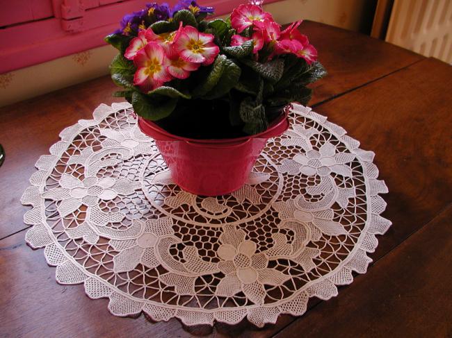 Wonderful round table centre with hand made Bolognia lace 1920