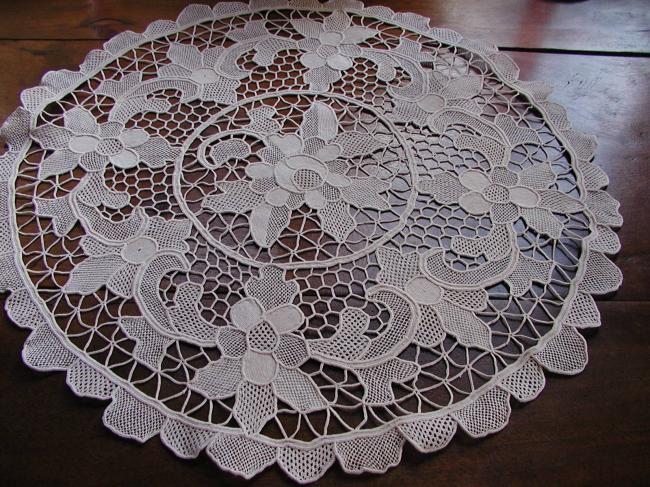 Wonderful round table centre with hand made Bolognia lace 1920
