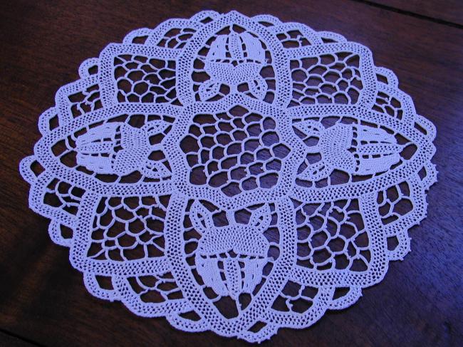 Marvellous pair of Venezia lace doilies