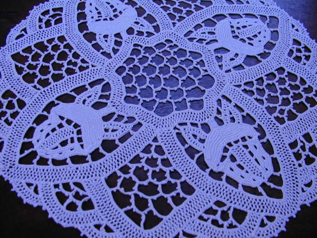 Marvellous pair of Venezia lace doilies