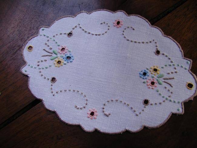 Lovely set of doilies for symmetrical decor in colorful Madeira embroidery