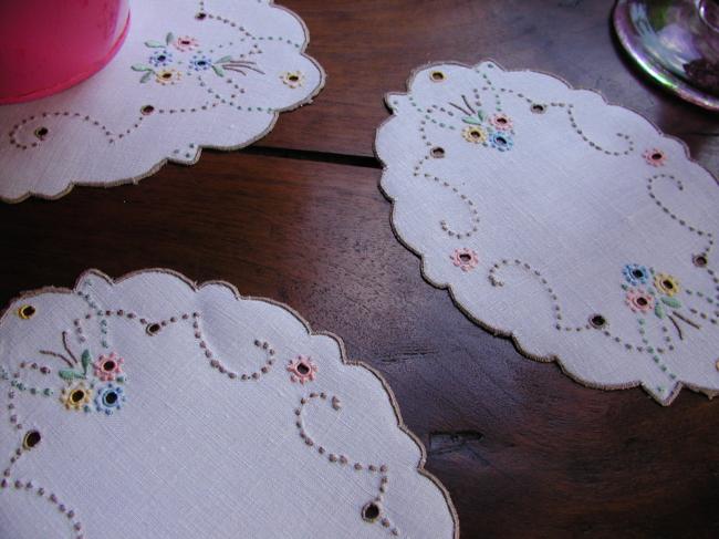 Lovely set of doilies for symmetrical decor in colorful Madeira embroidery