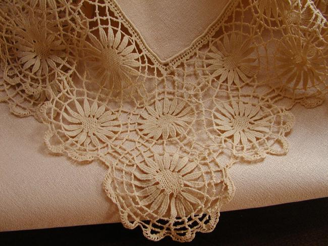 Really pretty tablecloth with large Cluny lace