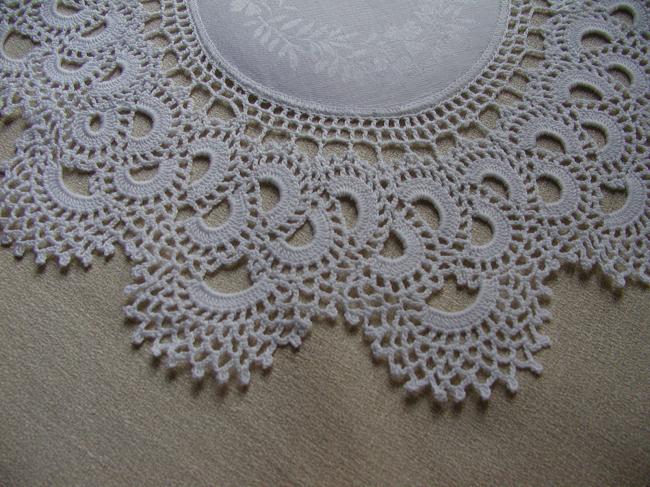 Charming round damask doily with irish guipure lace