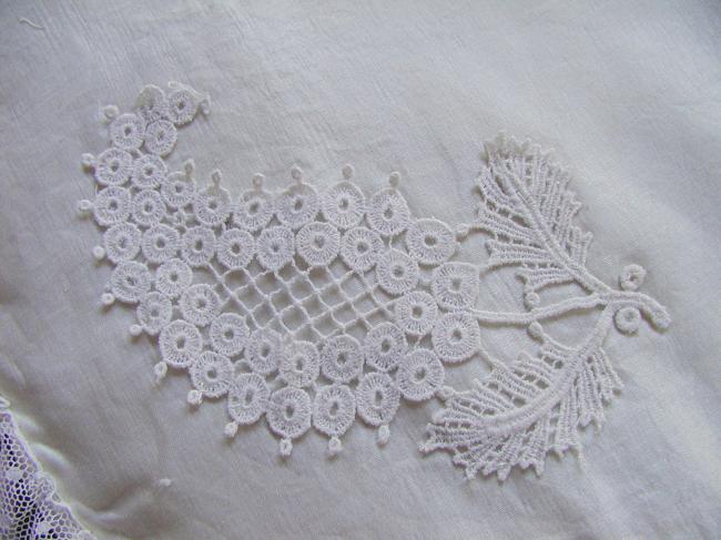 Gracieuse pochette en soie avec appliqué de dentelle et Valenciennes 1890