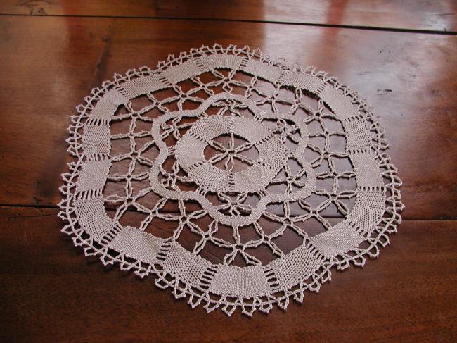 Lovely round bobbin lace doily 1920