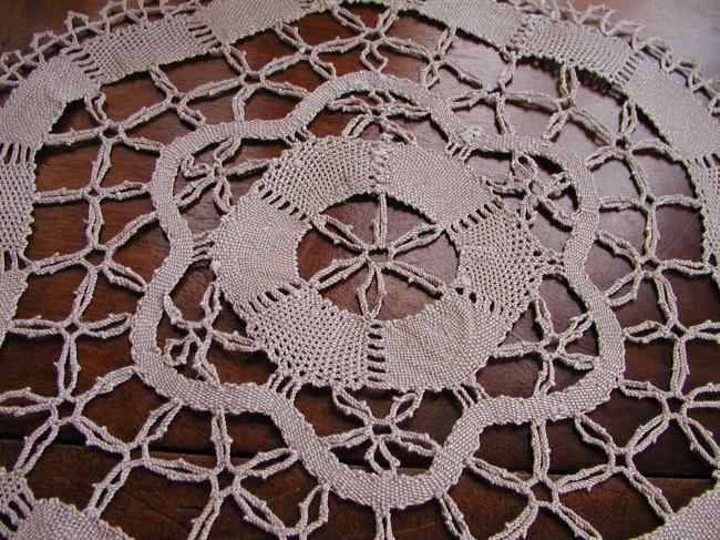 Lovely round bobbin lace doily 1920